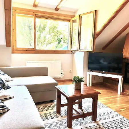 Arriel 28:24 דירה אסקרילה